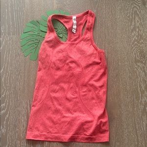 Lululemon Tank Top - Great Colour! Size 4 🌸